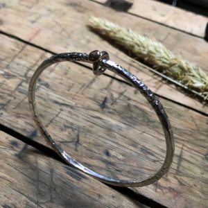 STRANDSTEN | Armring med charm