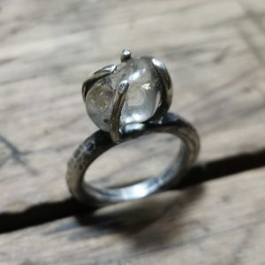Fjordglimt | Statement ring, bjergkrystal